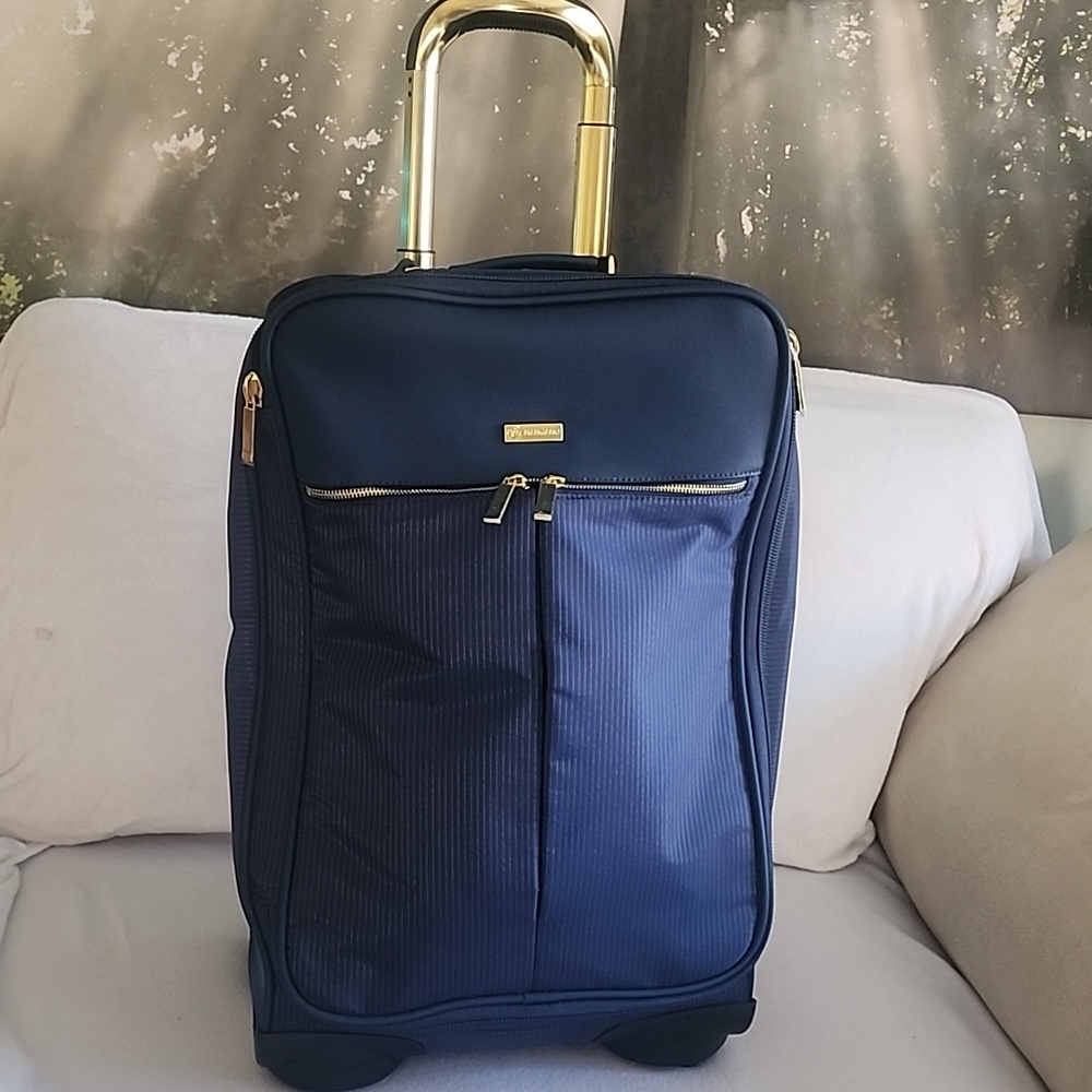 NWT.Navy Rolling Garment Bag with Gold Accents.No Tag